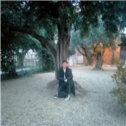 Laurea in Filosofia e Psicologia e in Scienze infermieristiche, offro lezioni private per Liceo e aiuto compiti